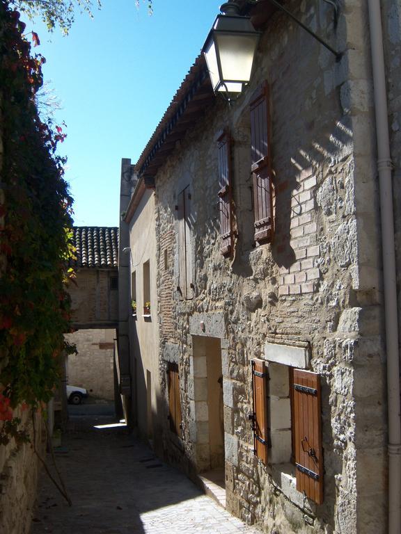 Petit Gite Des Augustins Monflanquin Exterior foto