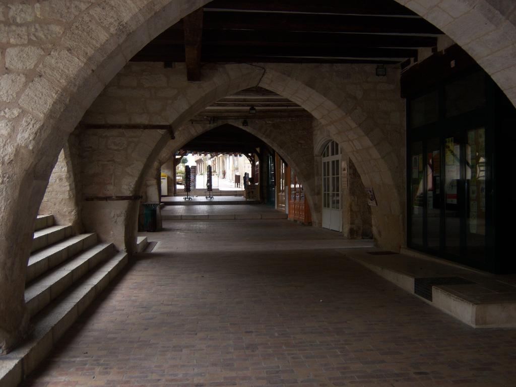 Petit Gite Des Augustins Monflanquin Exterior foto